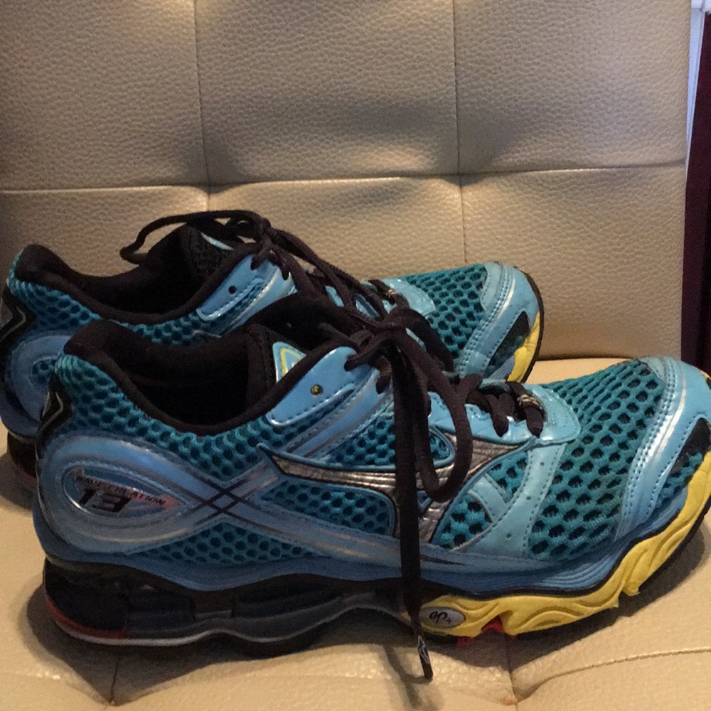 Running shoes